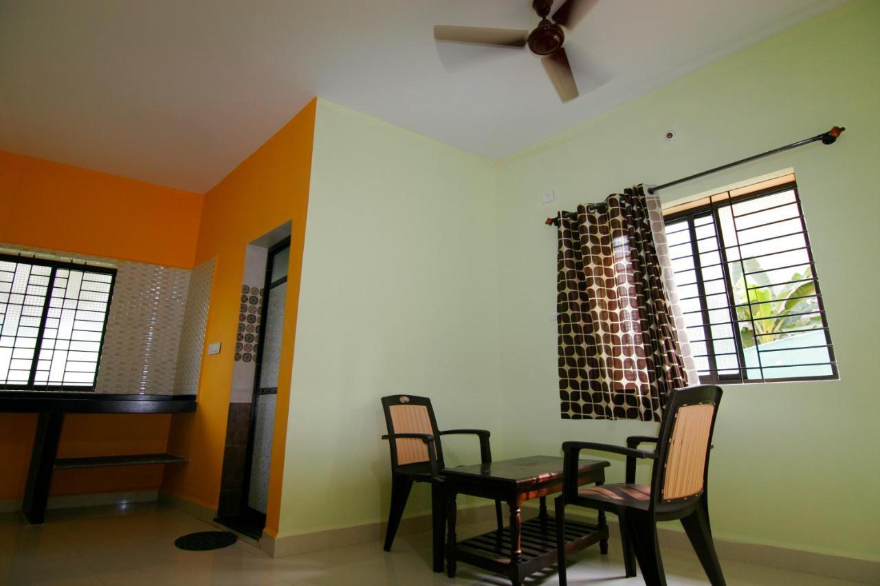 Rudra Holidays Guest House 아람볼 외부 사진