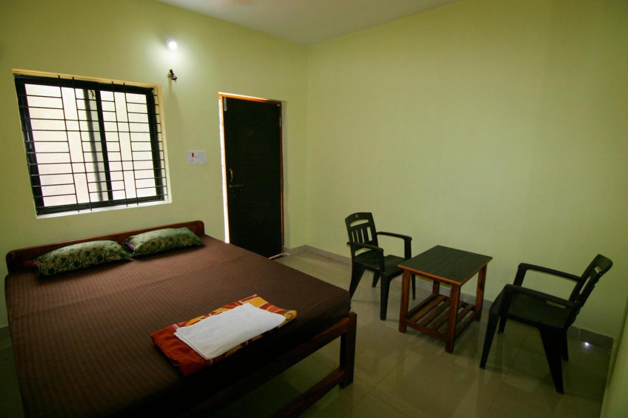 Rudra Holidays Guest House 아람볼 외부 사진